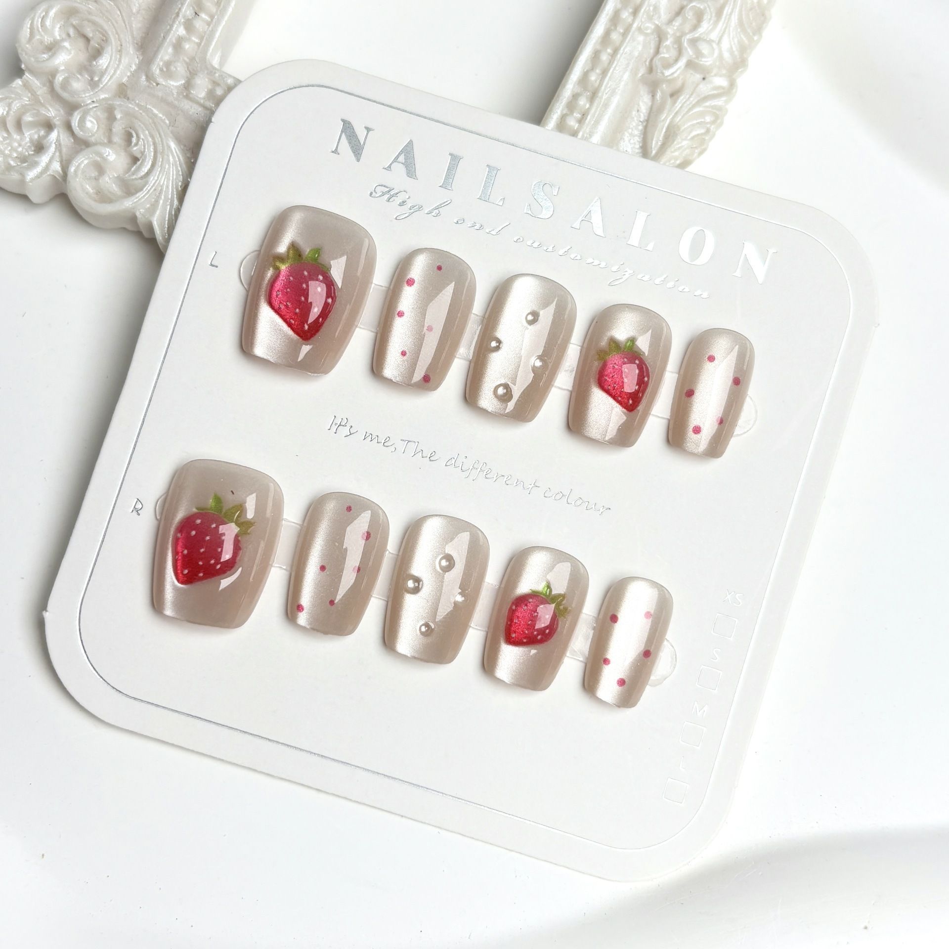 Nail Art Strawberry - 10 Buah Kuku Palsu Stroberi Buatan
