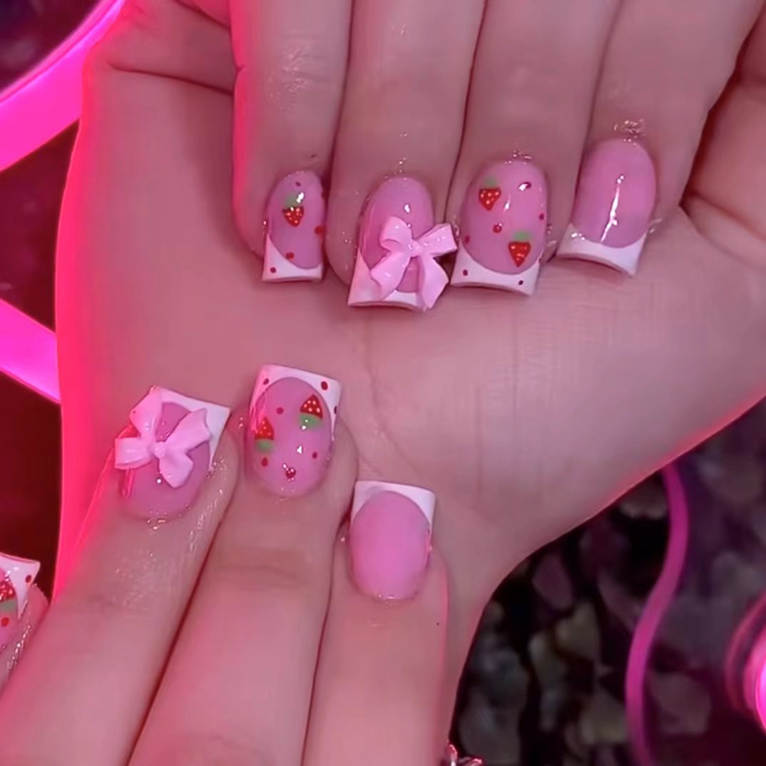 Nail Art Strawberry - 24 buah desain stroberi merah ujung