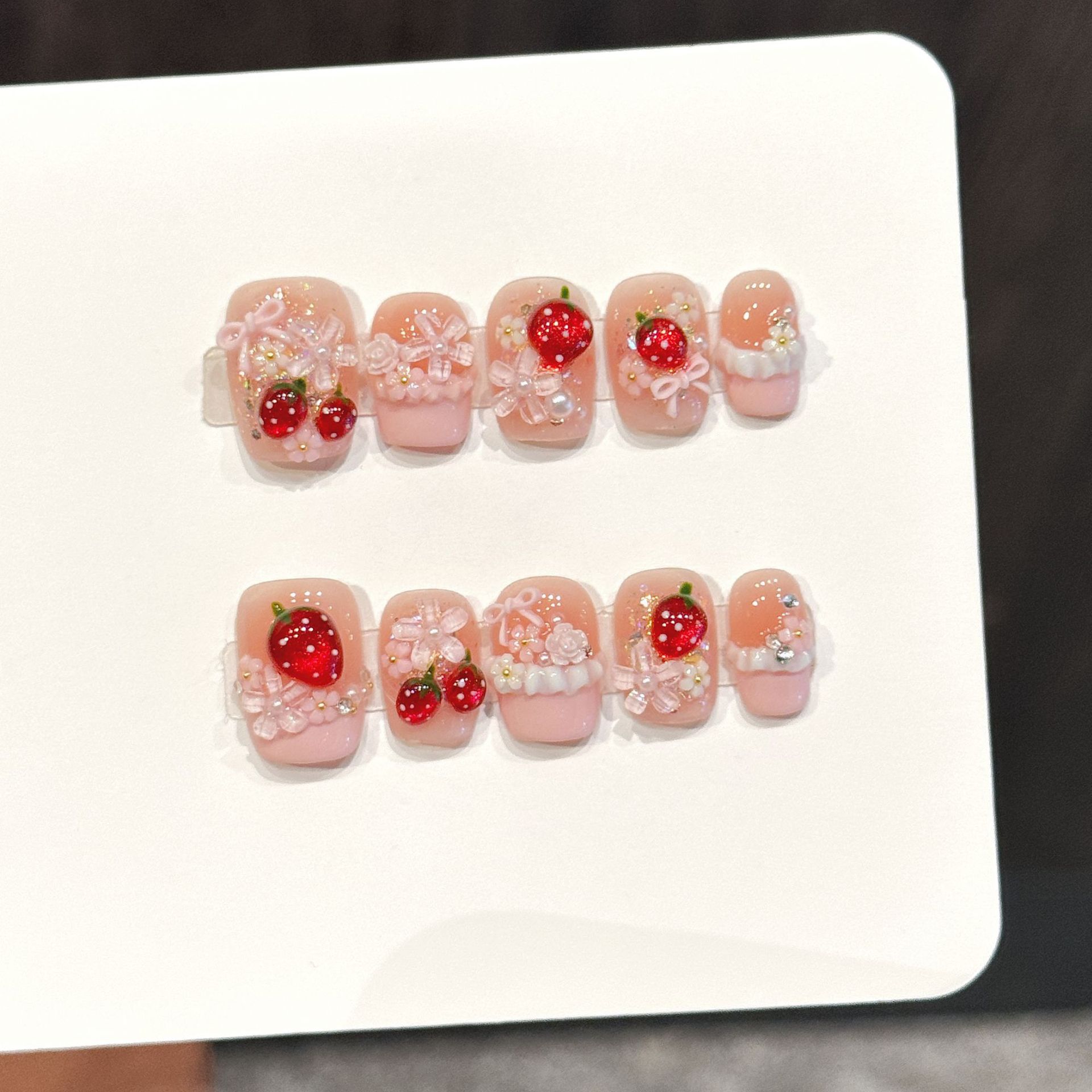 Nail Art Strawberry - 10pcs Kuku Palsu Cantik Motif Stroberi