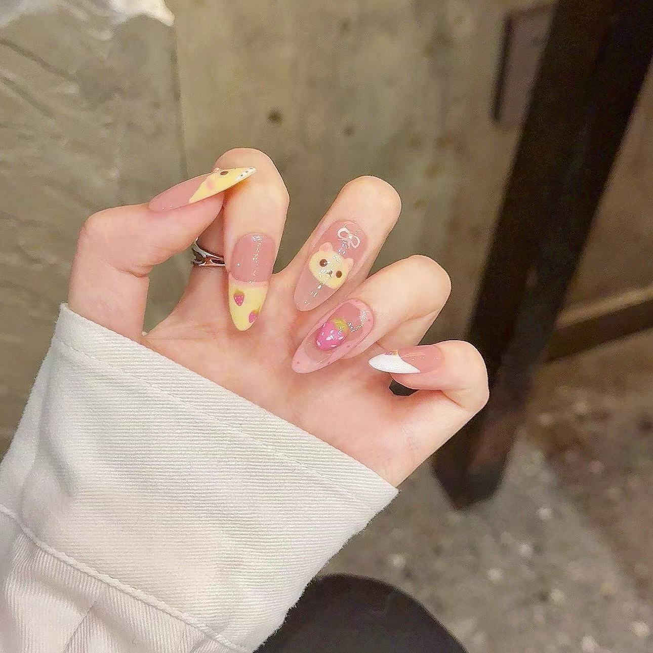 10 Buah Seni Kuku Oval Sedang  - Nail Art Strawberry ulasan dan harga